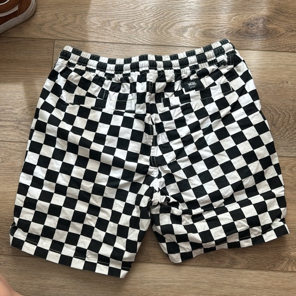 Vans shorts - Picture 3 of 3